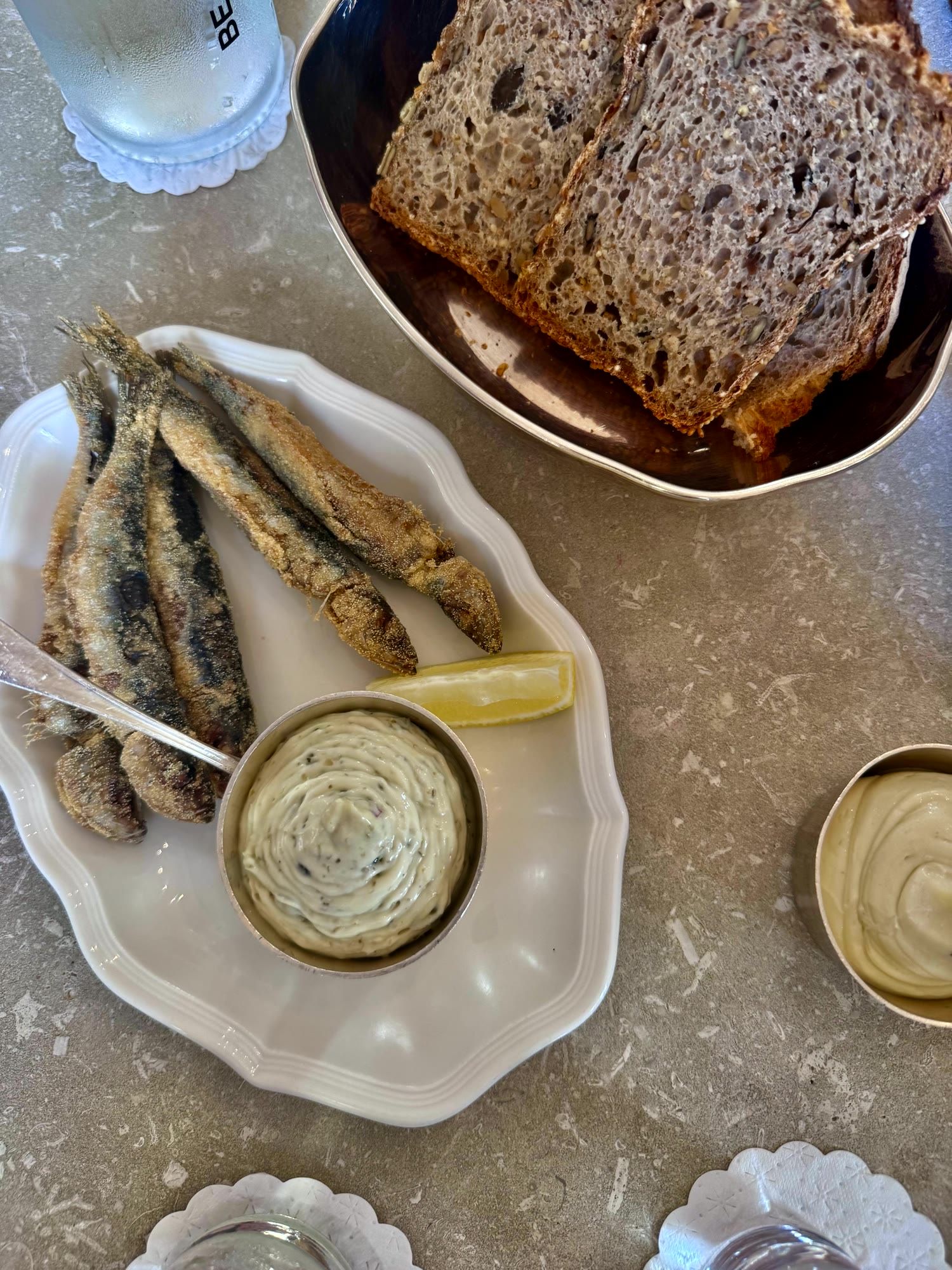 Petite friture with lemon and aioli, bread from the house