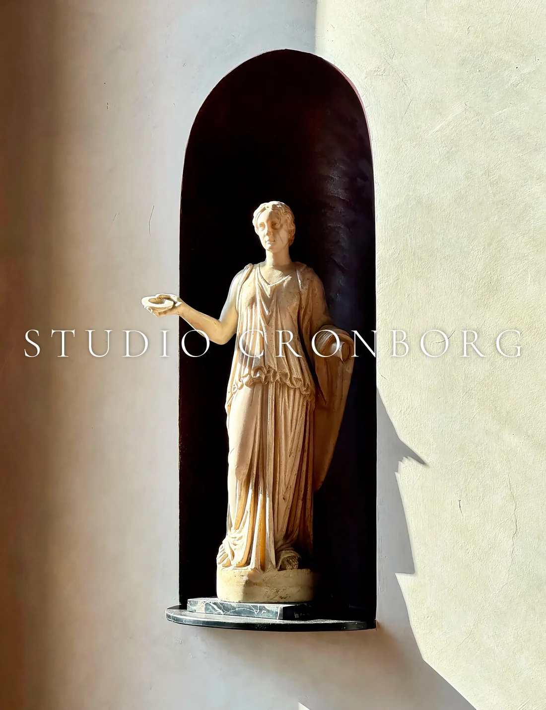 Studio Cronborg. A terracotta goddess in a niche, Florence