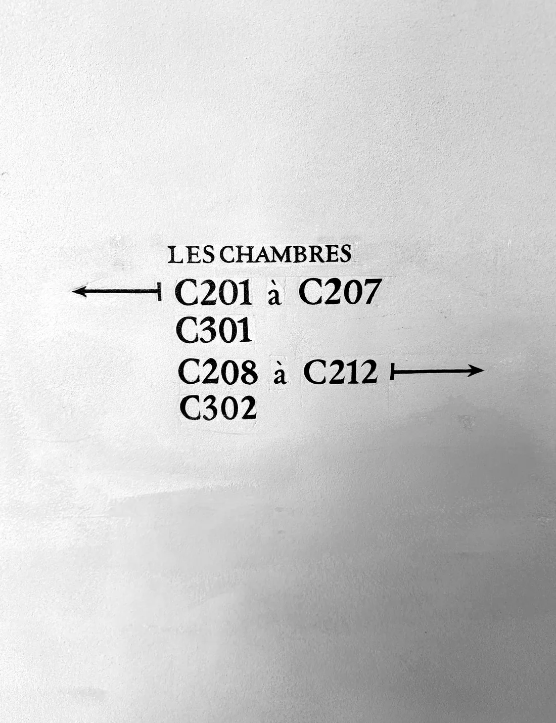 Les Chambres, painted directions, Hotel du Couvent